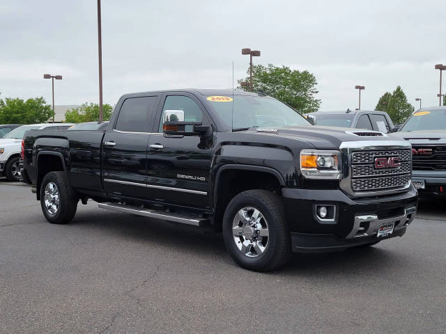 2019 GMC Sierra 3500HD Denali 4WD photo