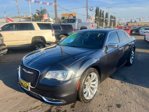 2019 Chrysler 300 Limited RWD photo