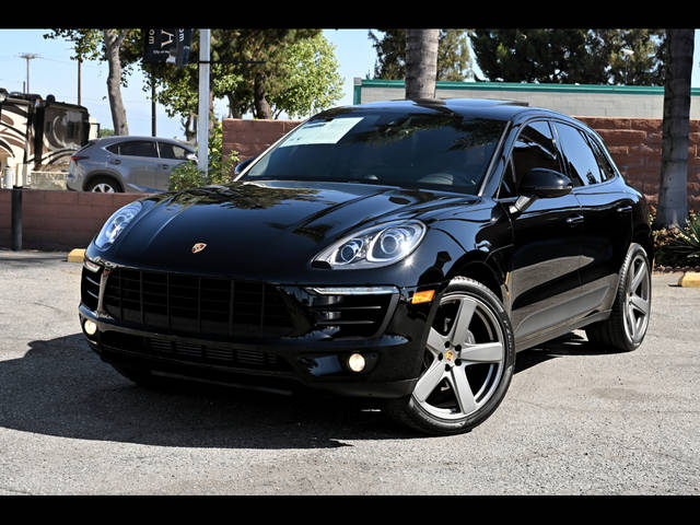 2018 Porsche Macan Sport Edition AWD photo