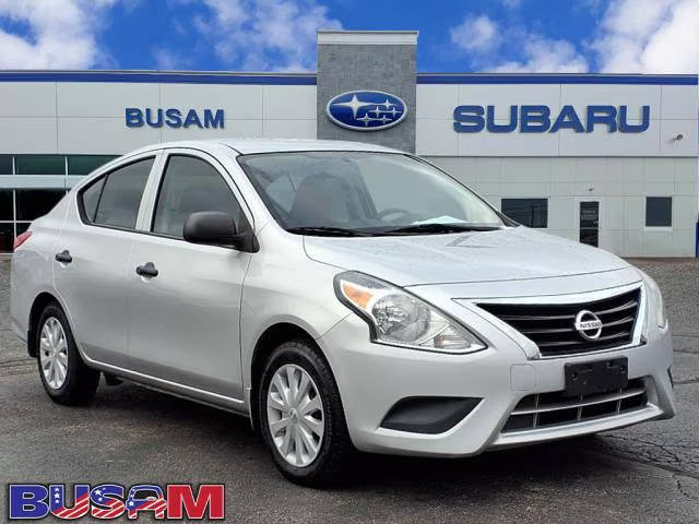 2015 Nissan Versa S Plus FWD photo