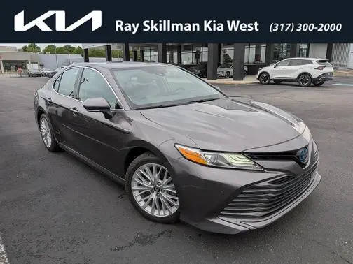 2019 Toyota Camry Hybrid XLE FWD photo