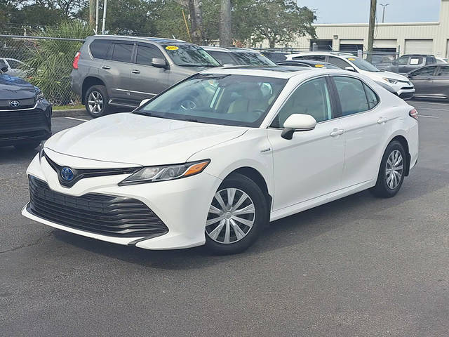 2019 Toyota Camry Hybrid LE FWD photo