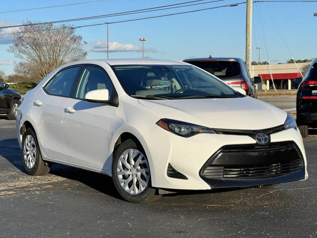 2019 Toyota Corolla LE FWD photo