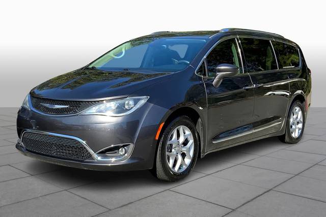 2019 Chrysler Pacifica Minivan Touring L Plus FWD photo