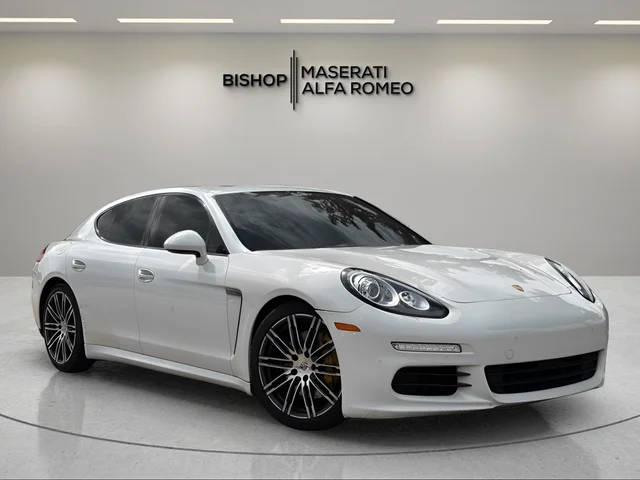 2016 Porsche Panamera 4S AWD photo