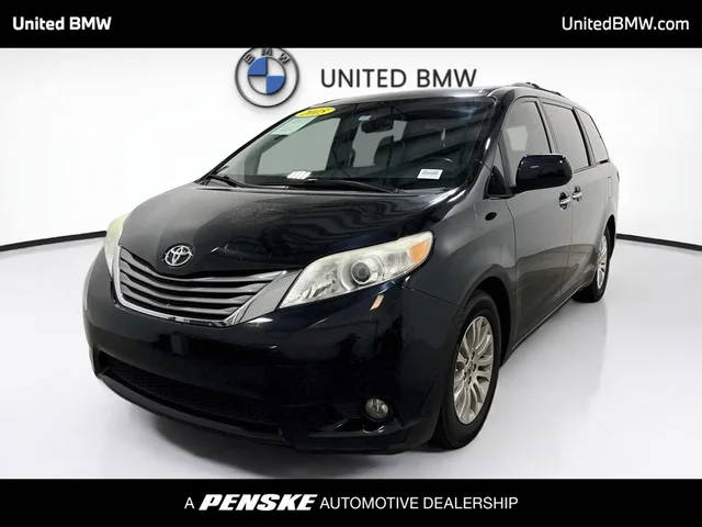 2015 Toyota Sienna XLE FWD photo