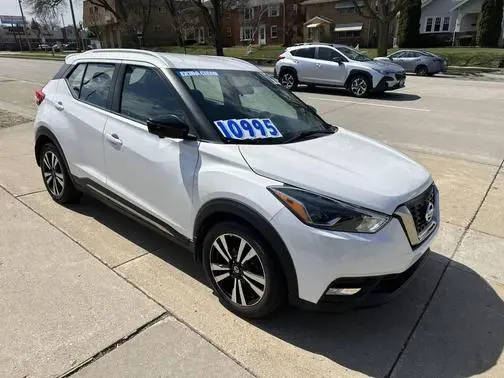 2019 Nissan Kicks SR FWD photo