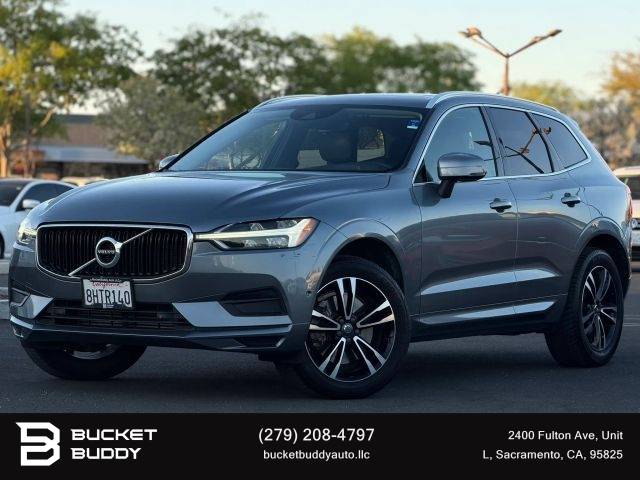 2018 Volvo XC60 Momentum AWD photo