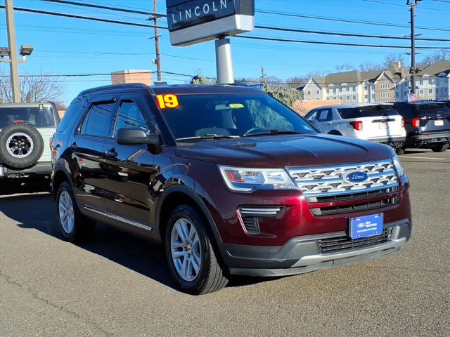 2019 Ford Explorer XLT 4WD photo