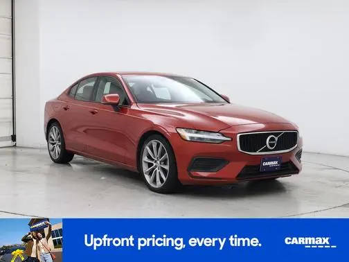 2019 Volvo S60 Momentum AWD photo