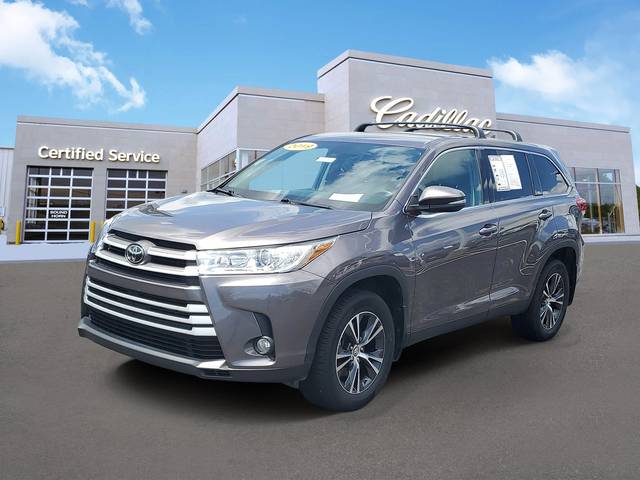 2019 Toyota Highlander LE Plus FWD photo