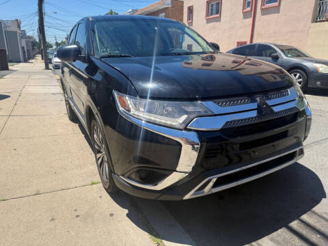 2019 Mitsubishi Outlander ES 4WD photo