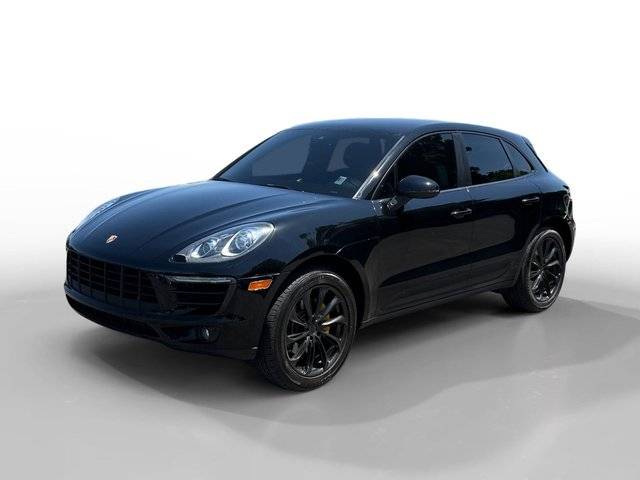 2018 Porsche Macan  AWD photo