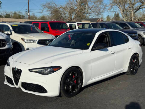 2019 Alfa Romeo Giulia Sport RWD photo