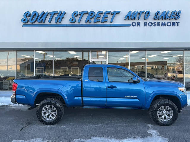 2016 Toyota Tacoma SR5 4WD photo