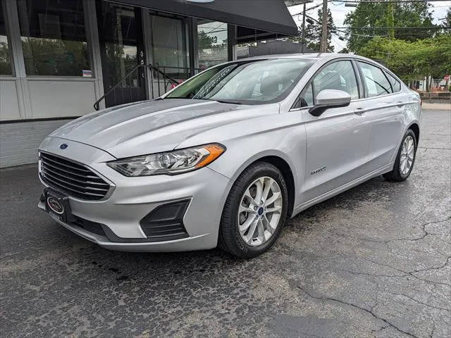 2019 Ford Fusion SE FWD photo
