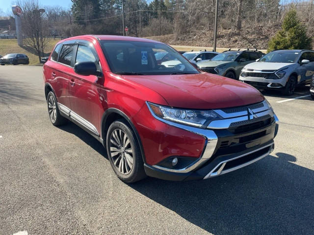 2019 Mitsubishi Outlander ES 4WD photo