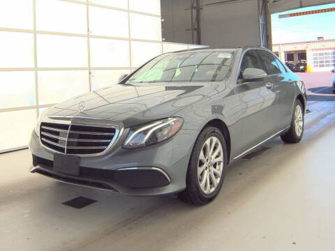 2019 Mercedes-Benz E-Class E 300 AWD photo
