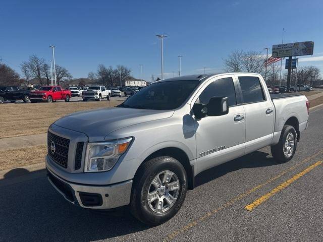 2019 Nissan Titan SV 4WD photo