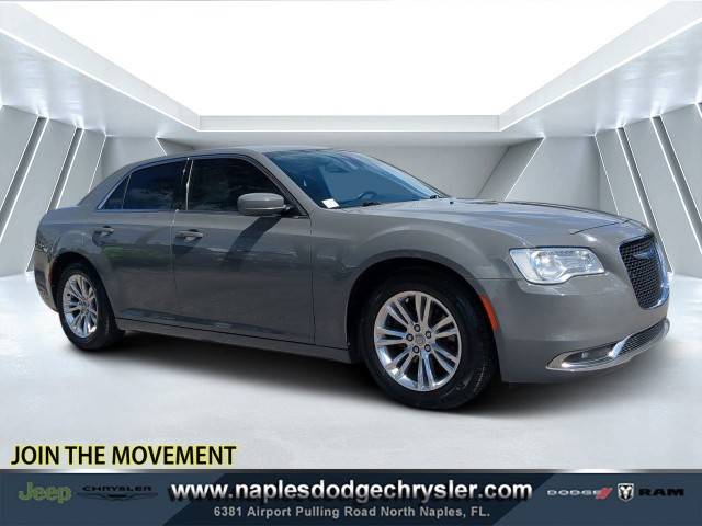 2019 Chrysler 300 Touring RWD photo
