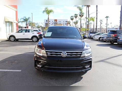 2019 Volkswagen Tiguan SEL R-Line Black FWD photo