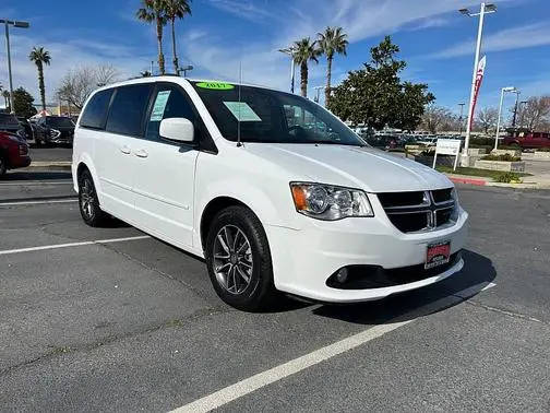 2017 Dodge Grand Caravan SXT FWD photo