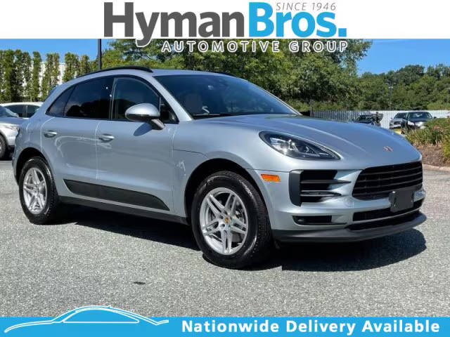 2019 Porsche Macan  AWD photo