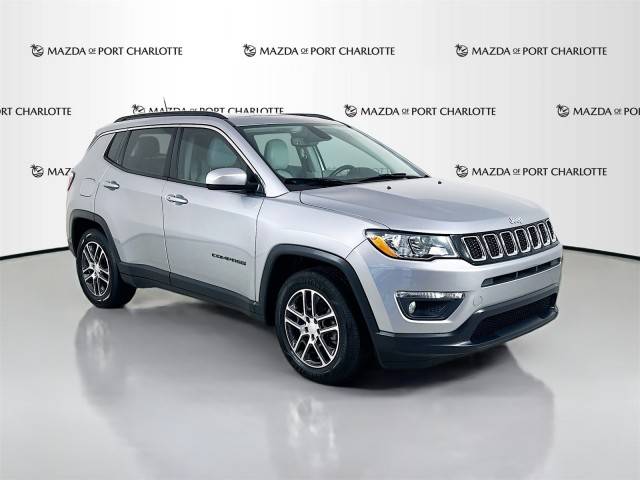 2019 Jeep Compass Latitude w/Sun/Wheel Pkg FWD photo