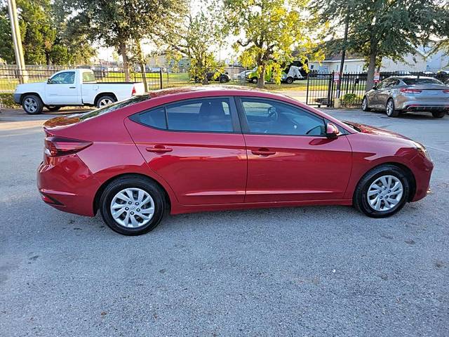 2019 Hyundai Elantra SE FWD photo