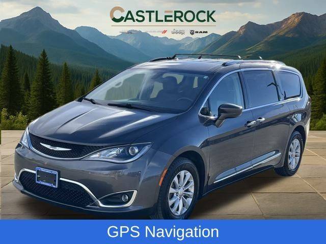 2019 Chrysler Pacifica Minivan Touring L FWD photo