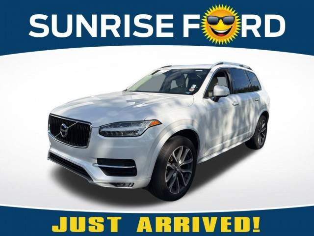 2019 Volvo XC90 Momentum AWD photo