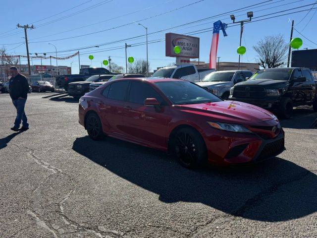 2019 Toyota Camry SE FWD photo