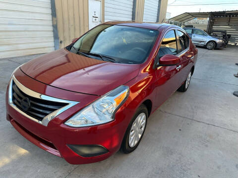 2018 Nissan Versa SV FWD photo