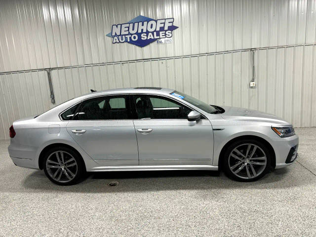 2019 Volkswagen Passat 2.0T SE R-Line FWD photo