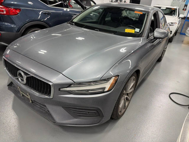 2019 Volvo S60 Momentum AWD photo