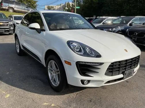 2018 Porsche Macan Sport Edition AWD photo