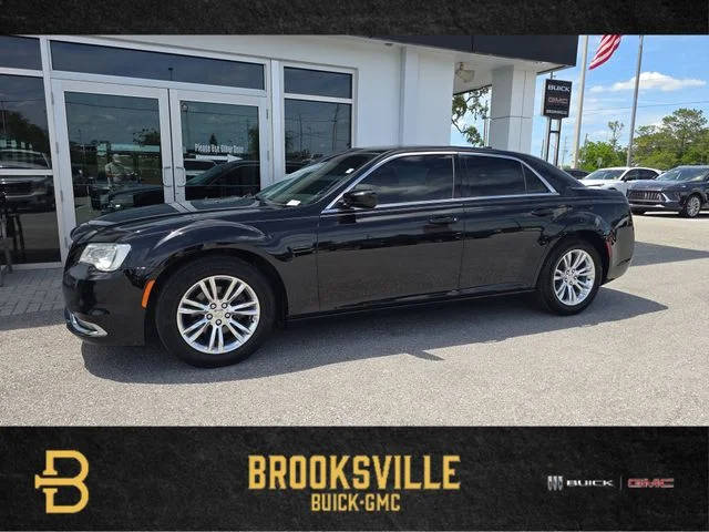 2019 Chrysler 300 Touring L RWD photo