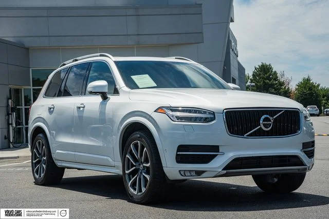 2019 Volvo XC90 Momentum AWD photo