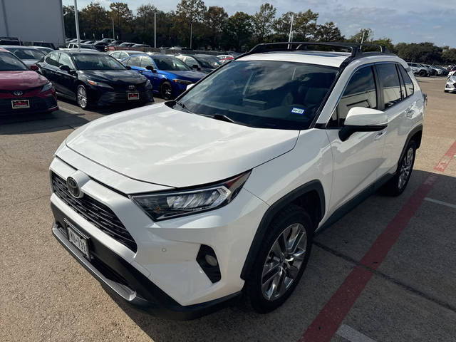 2019 Toyota RAV4 XLE Premium FWD photo