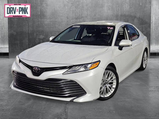 2019 Toyota Camry XLE FWD photo