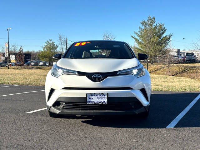 2019 Toyota C-HR XLE FWD photo