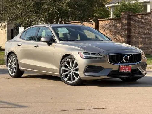 2019 Volvo S60 Momentum FWD photo