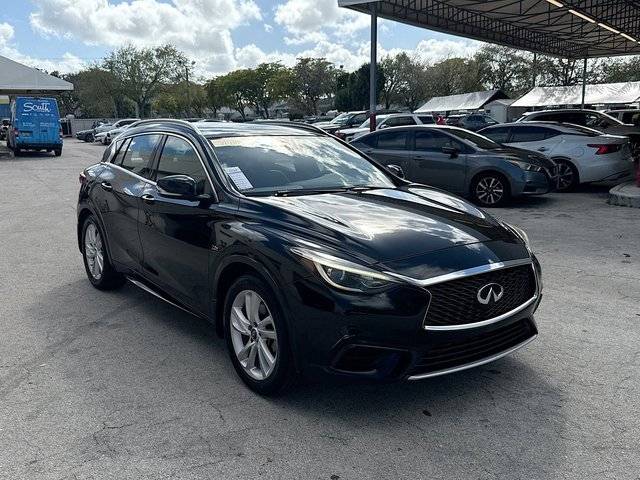 2019 Infiniti QX30 LUXE FWD photo