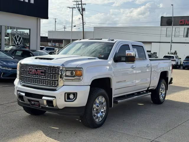 2019 GMC Sierra 2500HD Denali 4WD photo