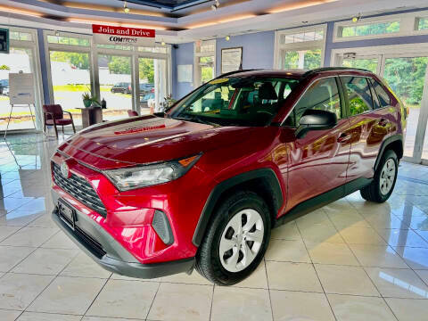 2019 Toyota RAV4 LE AWD photo