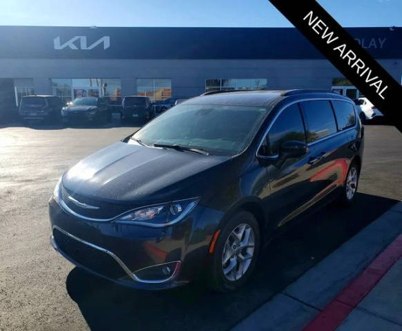 2019 Chrysler Pacifica Minivan Touring Plus FWD photo