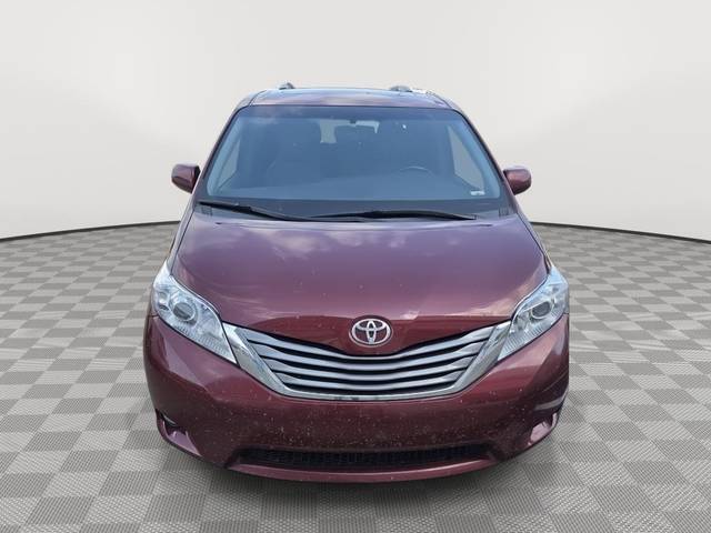 2015 Toyota Sienna XLE FWD photo
