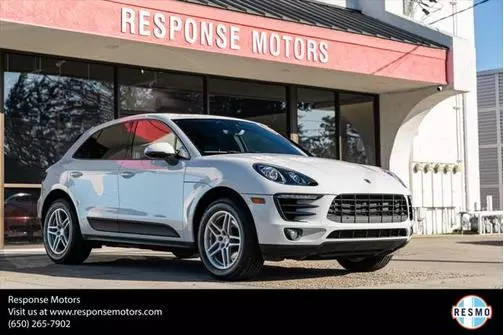 2018 Porsche Macan  AWD photo