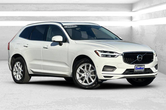 2019 Volvo XC60 Momentum AWD photo