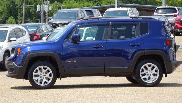 2016 Jeep Renegade Latitude 4WD photo